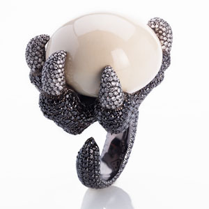 Bonato white egg in eagle claw ring