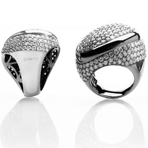 Bonato paved diamond rings